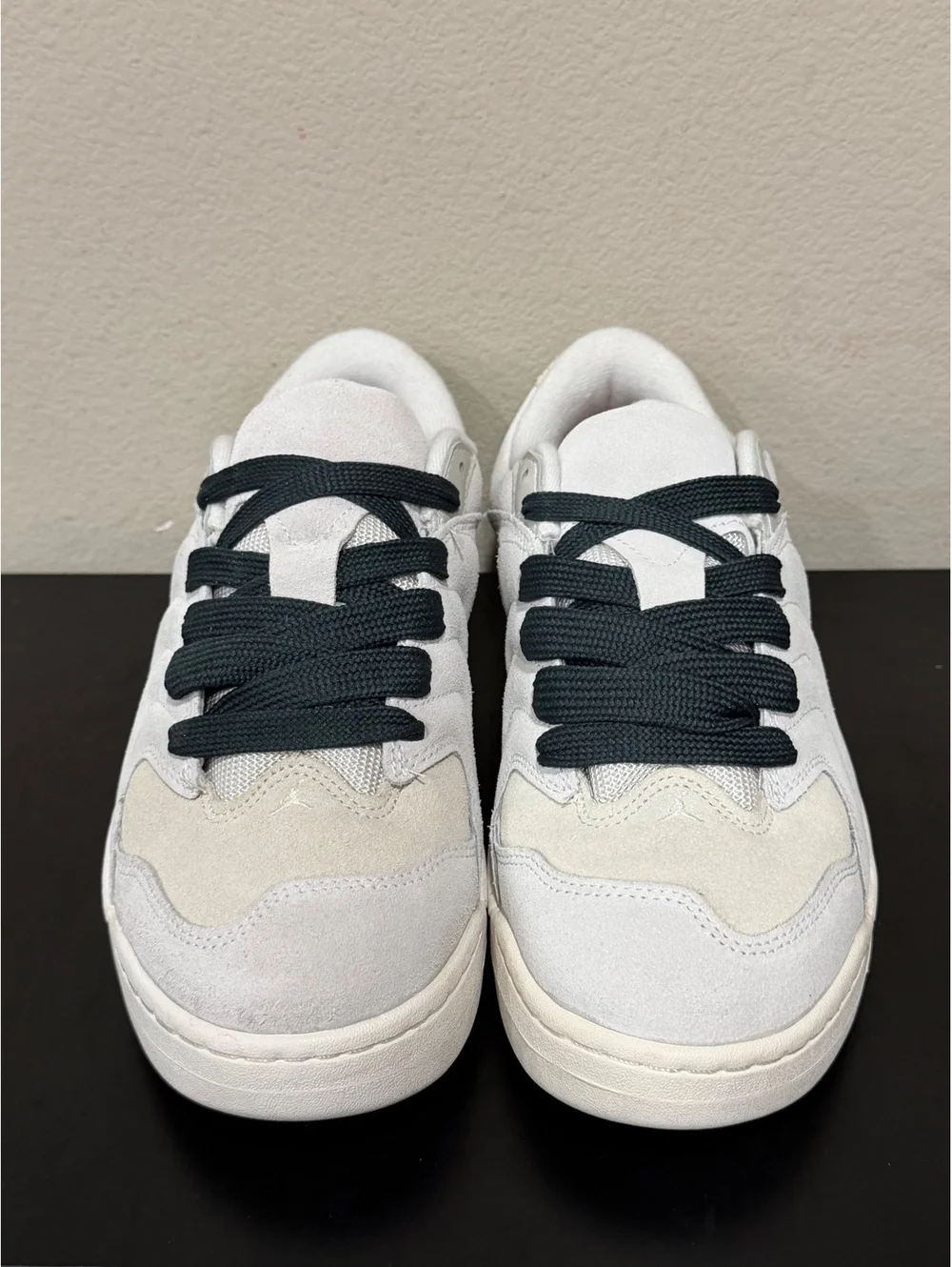 Size 9 - Jordan Session “Phantom”